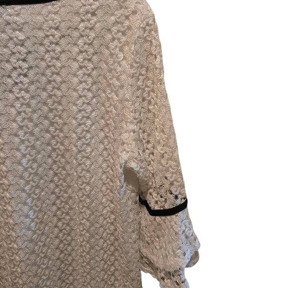 Onyx Apparel Blouse Shirt Top Crochet Cream and Black Bell Sleeve Size L - Picture 6 of 10